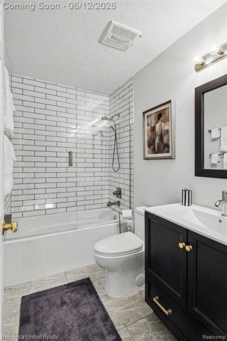 1411 Baywood Circle, Brighton, MI 48116