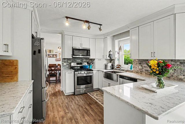 1411 Baywood Circle, Brighton, MI 48116