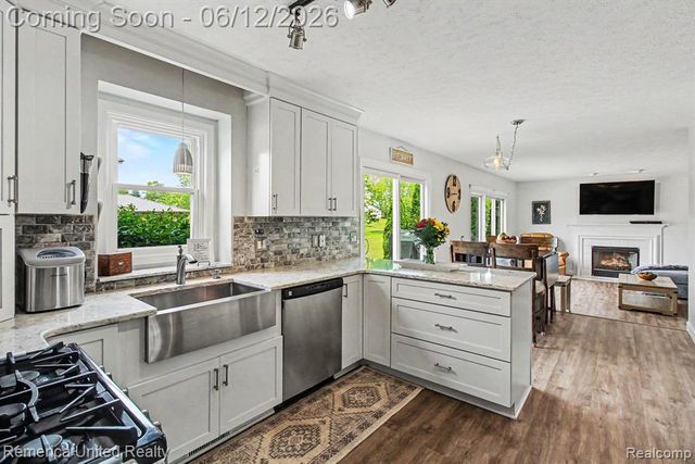 1411 Baywood Circle, Brighton, MI 48116