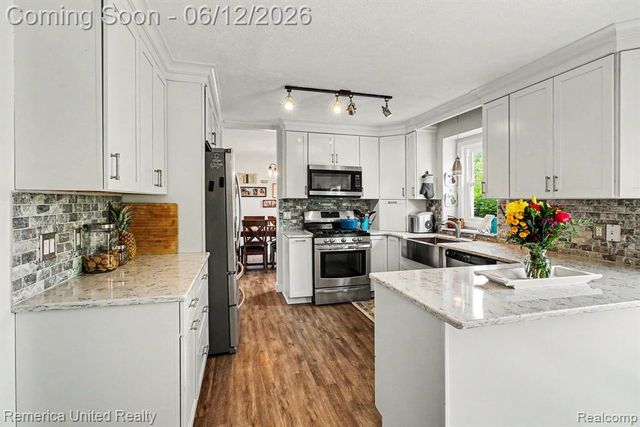 1411 Baywood Circle, Brighton, MI 48116