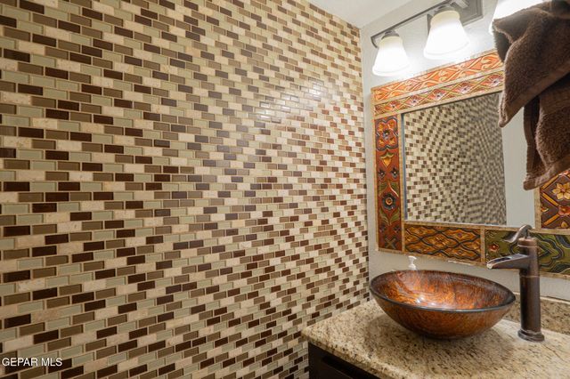 1369 LUZ CARPIO Way, El Paso, TX 79936