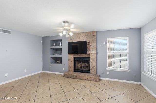 1369 LUZ CARPIO Way, El Paso, TX 79936