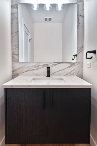 3015 N Normandy Avenue, Chicago, IL 60634