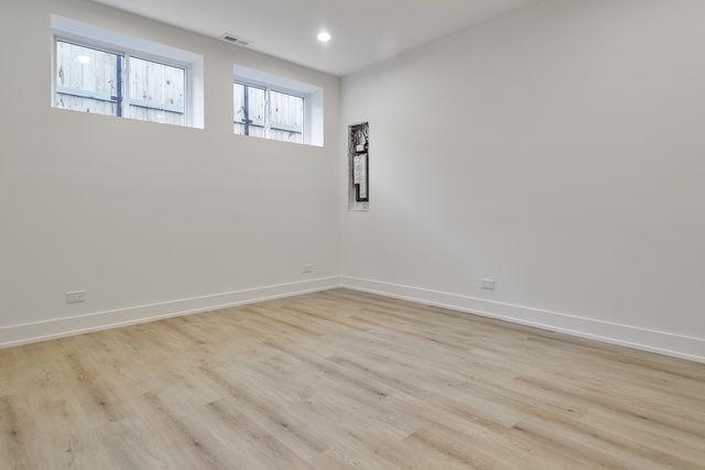 3015 N Normandy Avenue, Chicago, IL 60634