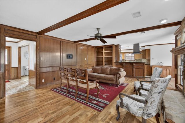 137 Arrowwood Street, Lake Jackson, TX 77566