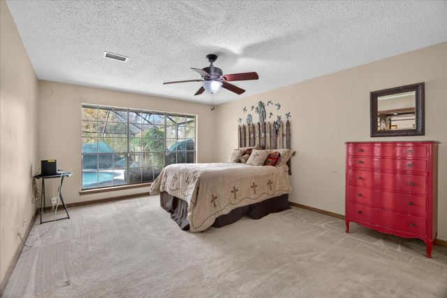 137 Arrowwood Street, Lake Jackson, TX 77566