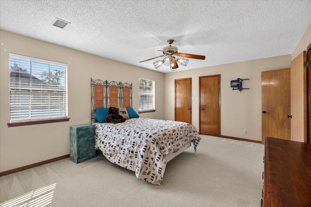 137 Arrowwood Street, Lake Jackson, TX 77566