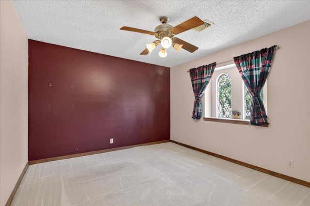 137 Arrowwood Street, Lake Jackson, TX 77566