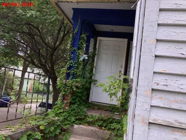 209 E Chambers STREET, Milwaukee, WI 53212