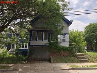 209 E Chambers STREET, Milwaukee, WI 53212