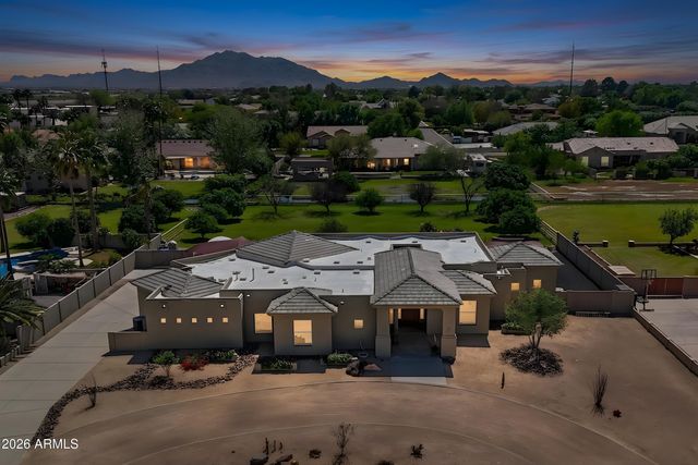 2687 E ARROWHEAD Trail, Gilbert, AZ 85297