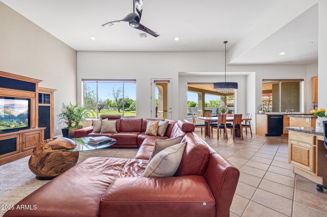 2687 E ARROWHEAD Trail, Gilbert, AZ 85297