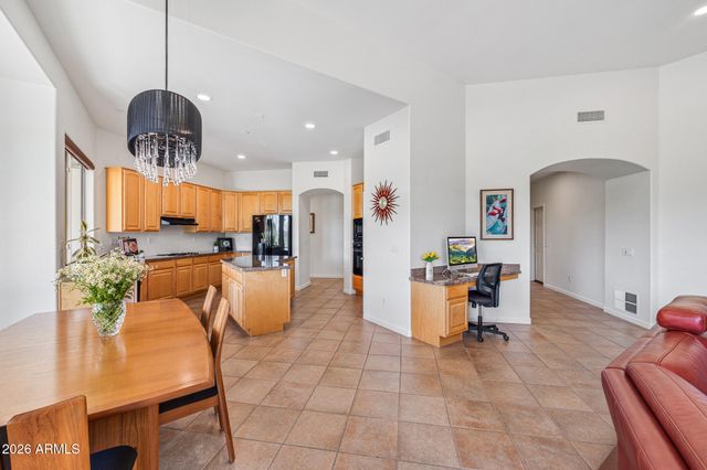 2687 E ARROWHEAD Trail, Gilbert, AZ 85297