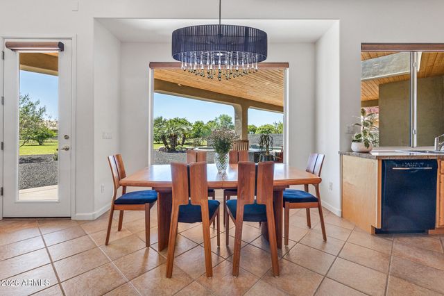 2687 E ARROWHEAD Trail, Gilbert, AZ 85297