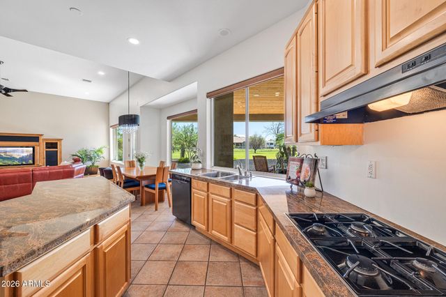 2687 E ARROWHEAD Trail, Gilbert, AZ 85297