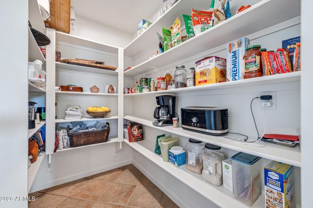 2687 E ARROWHEAD Trail, Gilbert, AZ 85297