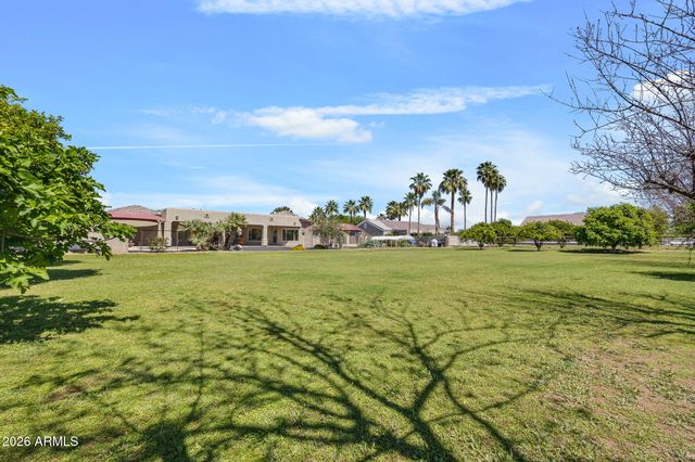 2687 E ARROWHEAD Trail, Gilbert, AZ 85297