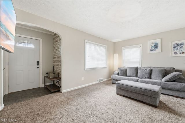 1852 Cramer Avenue, Akron, OH 44312