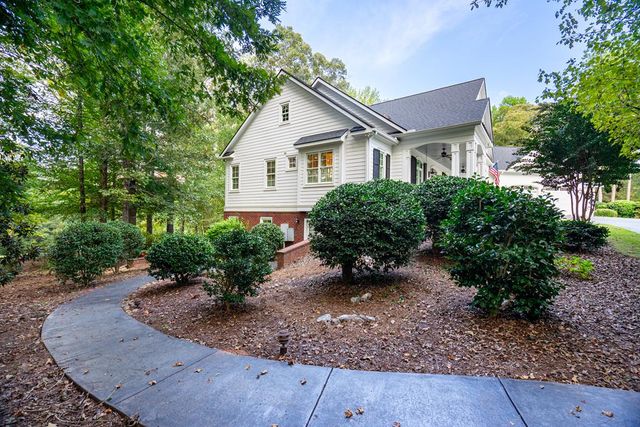 511 Brae Burn Court, Lanett, AL 36863