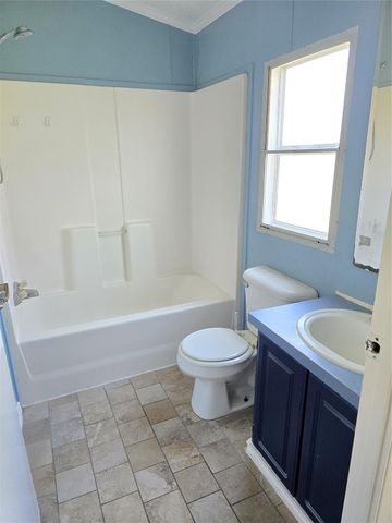 44 Avenue K, Markham, TX 77456