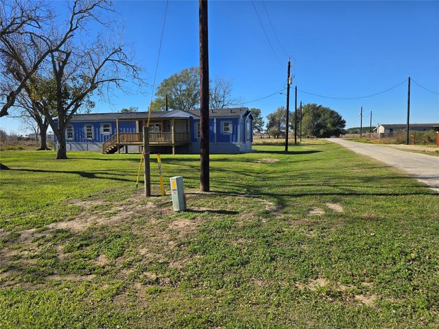 44 Avenue K, Markham, TX 77456