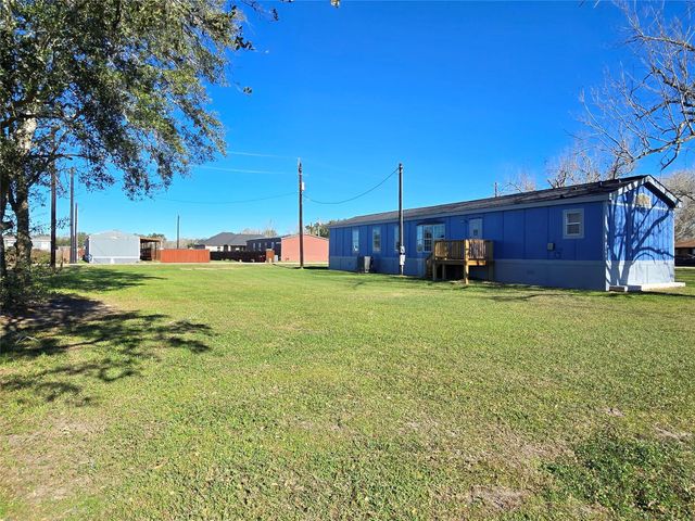 44 Avenue K, Markham, TX 77456