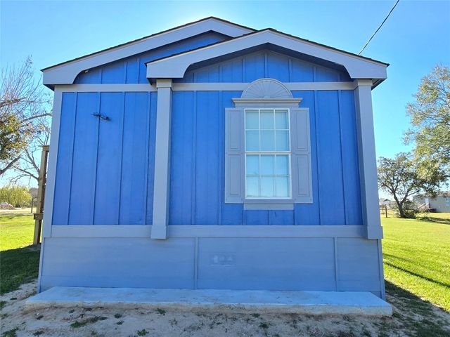 44 Avenue K, Markham, TX 77456