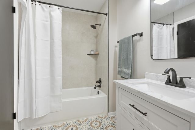 1120 W 54th Avenue, Merrillville, IN 46410
