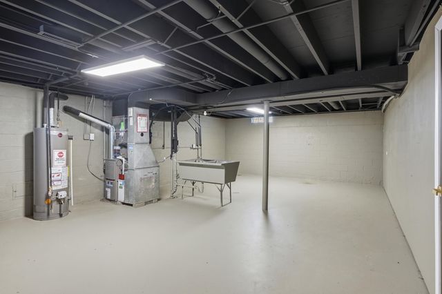 1120 W 54th Avenue, Merrillville, IN 46410