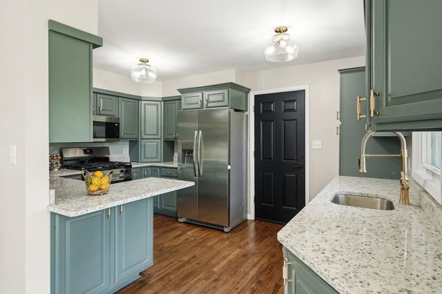 1120 W 54th Avenue, Merrillville, IN 46410