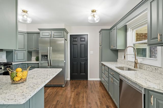 1120 W 54th Avenue, Merrillville, IN 46410