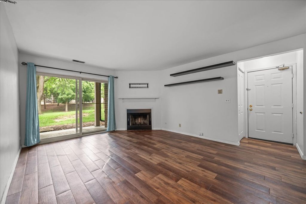 204 Glengarry Drive 102, Bloomingdale, IL 60108 — photo 4