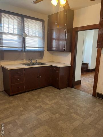 611 Centreville Avenue, Belleville, IL 62220