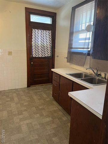 611 Centreville Avenue, Belleville, IL 62220