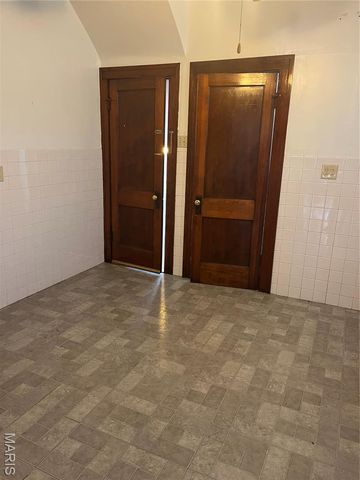 611 Centreville Avenue, Belleville, IL 62220