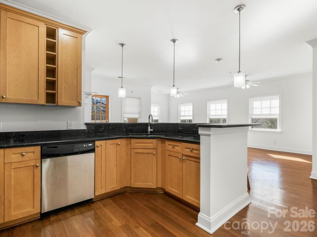 123 S Summit Avenue, Charlotte, NC 28208