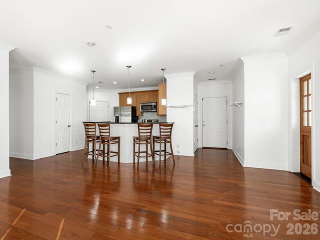 123 S Summit Avenue, Charlotte, NC 28208