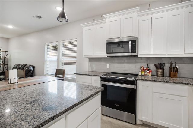 408 W Day Street, Denison, TX 75020