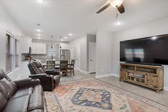 408 W Day Street, Denison, TX 75020
