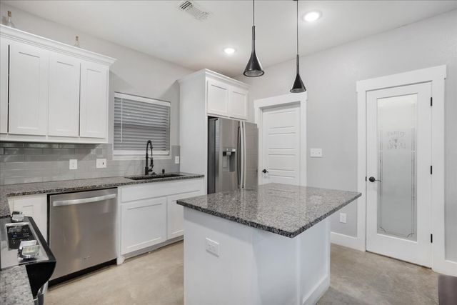 408 W Day Street, Denison, TX 75020