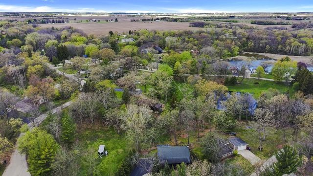 W5782 Ridge ROAD, Elkhorn, WI 53121