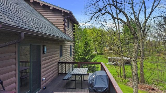 W5782 Ridge ROAD, Elkhorn, WI 53121