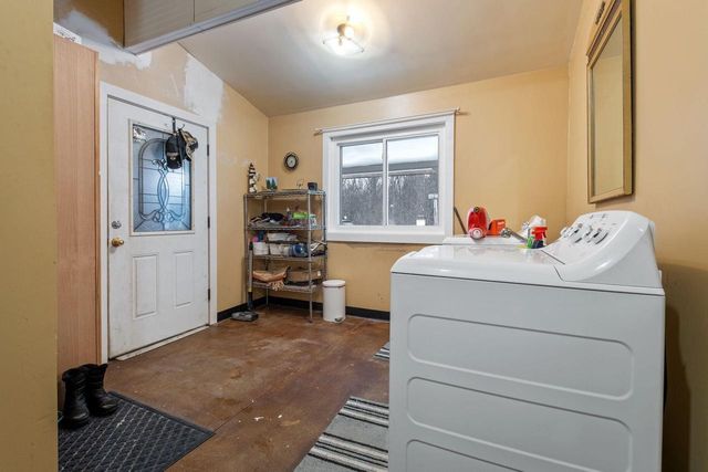 6151 S Miller LANE, New Berlin, WI 53146