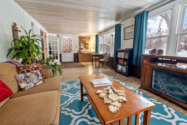 6151 S Miller LANE, New Berlin, WI 53146