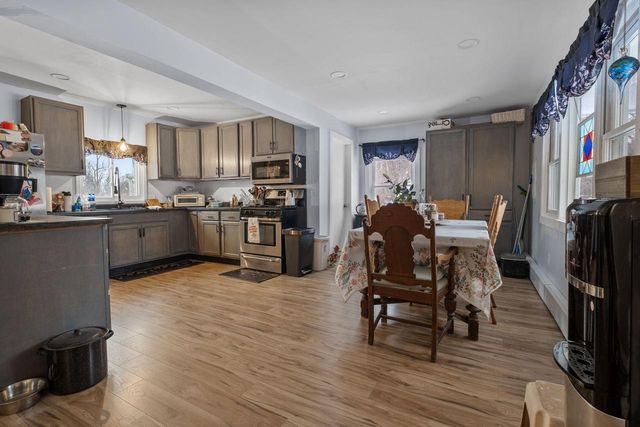 6151 S Miller LANE, New Berlin, WI 53146