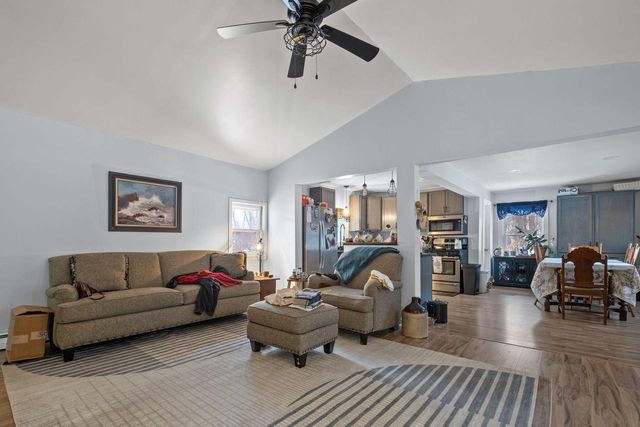 6151 S Miller LANE, New Berlin, WI 53146