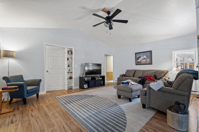 6151 S Miller LANE, New Berlin, WI 53146