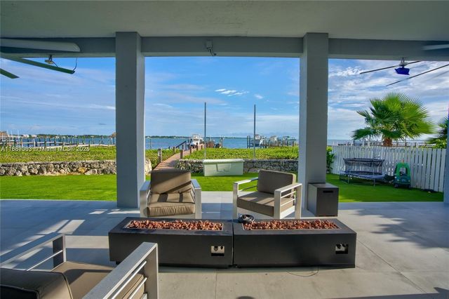 67 N Bounty Ln, Key Largo, FL 33037