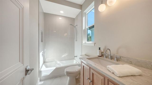 1850 WEBBER STREET, Sarasota, FL 34239