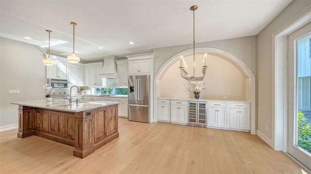 1850 WEBBER STREET, Sarasota, FL 34239